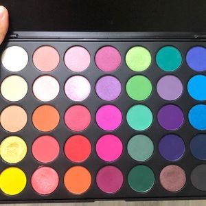 Morphe 35B eyeshadow palette, artist must have.